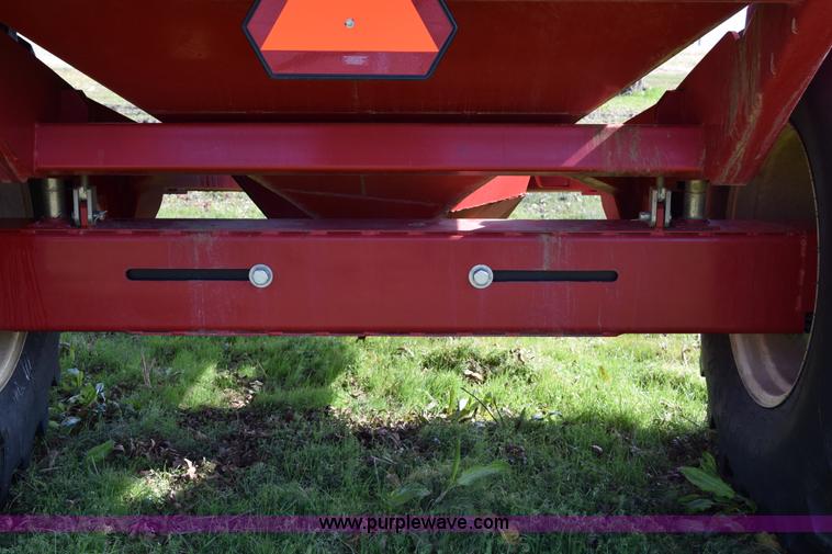 image for item BA9900 2012 Brent 782 grain cart