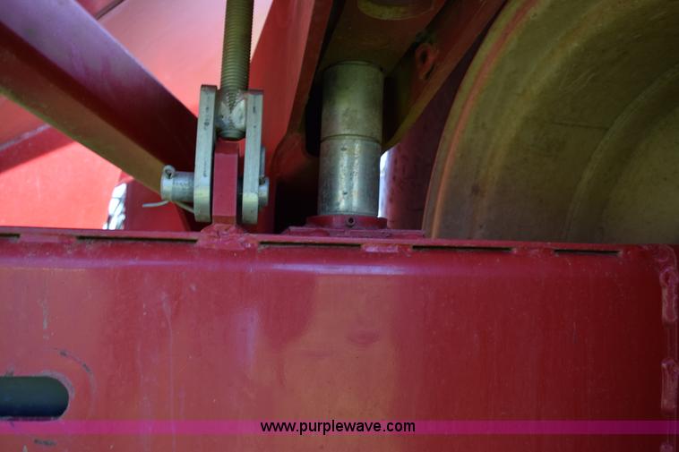 image for item BA9900 2012 Brent 782 grain cart