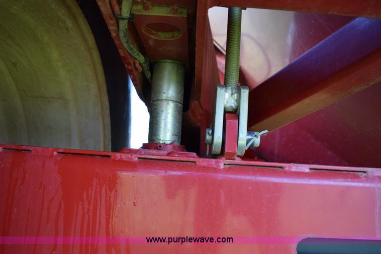 image for item BA9900 2012 Brent 782 grain cart