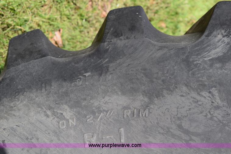 image for item BA9900 2012 Brent 782 grain cart