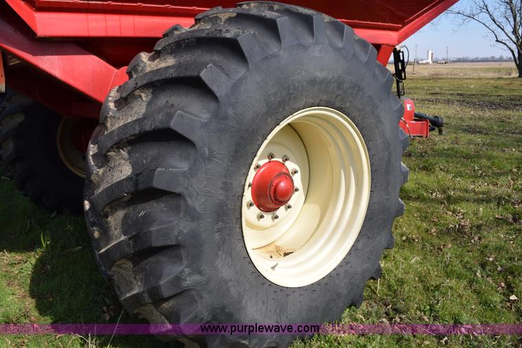 image for item BA9900 2012 Brent 782 grain cart