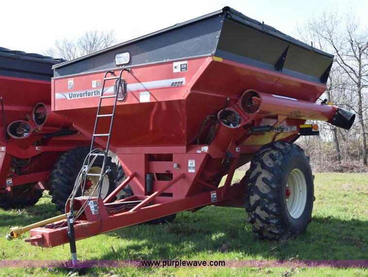 image for item BA9901 2013 Unverferth 6225 grain cart