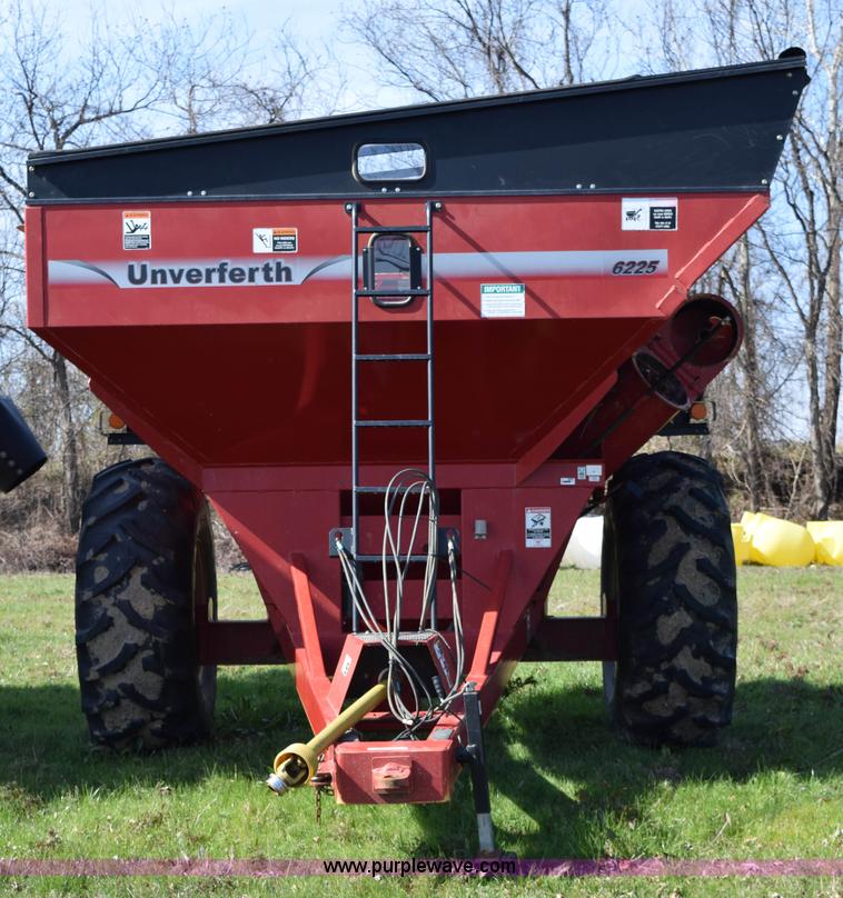 image for item BA9901 2013 Unverferth 6225 grain cart