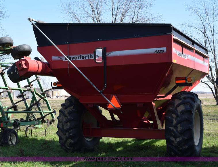 image for item BA9901 2013 Unverferth 6225 grain cart