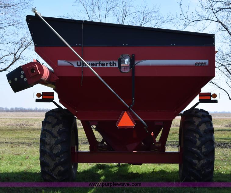 image for item BA9901 2013 Unverferth 6225 grain cart