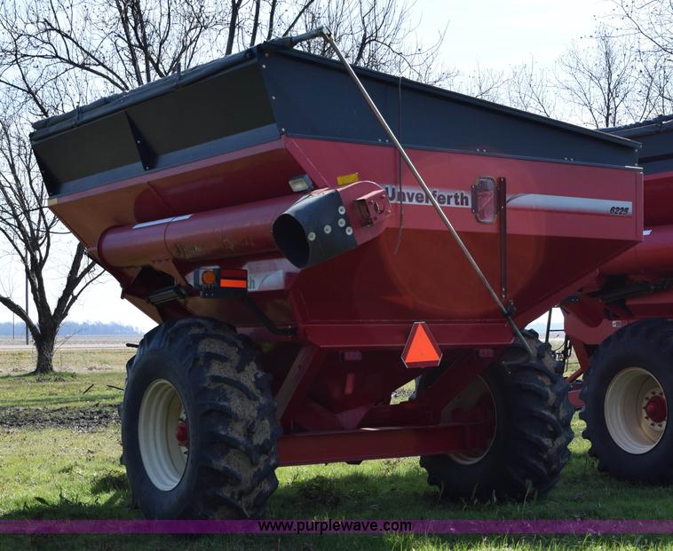 image for item BA9901 2013 Unverferth 6225 grain cart