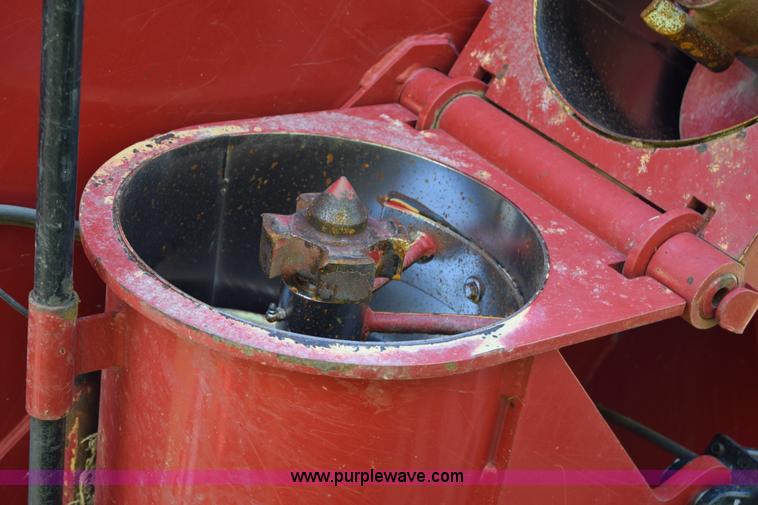 image for item BA9901 2013 Unverferth 6225 grain cart