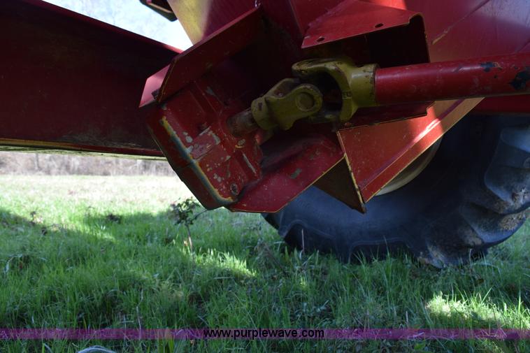 image for item BA9901 2013 Unverferth 6225 grain cart