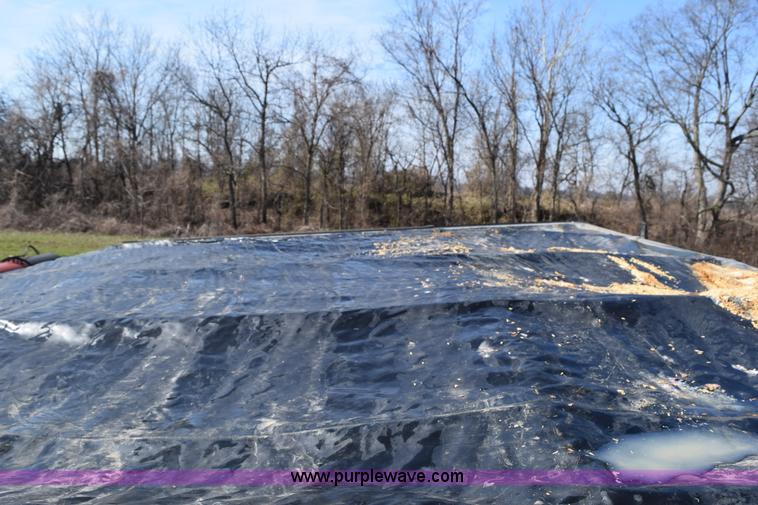 image for item BA9901 2013 Unverferth 6225 grain cart