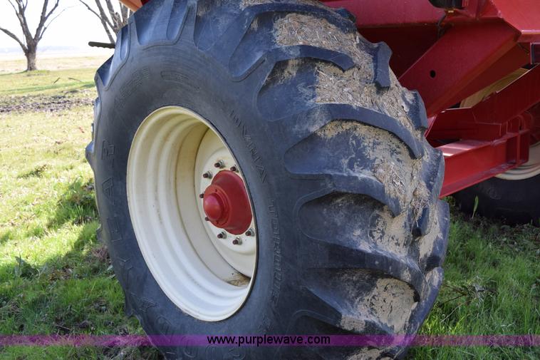 image for item BA9901 2013 Unverferth 6225 grain cart