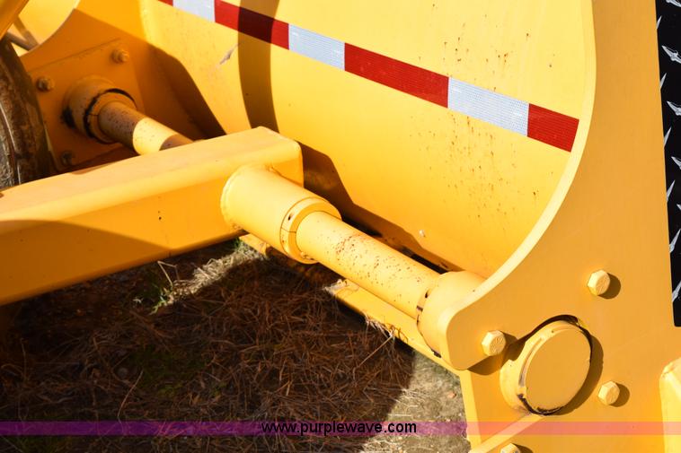 image for item BA9903 2012 Nammco LFS20 20' scraper