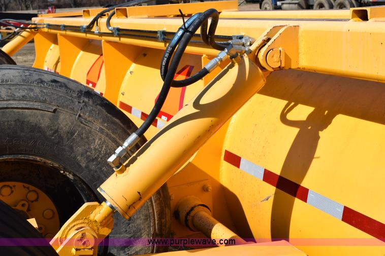 image for item BA9903 2012 Nammco LFS20 20' scraper