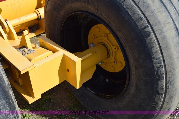 image for item BA9903 2012 Nammco LFS20 20' scraper