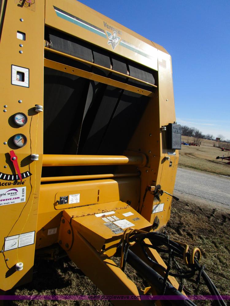 image for item D2309 1996 Vermeer 604L round baler