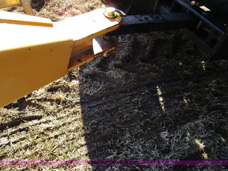 image for item D2309 1996 Vermeer 604L round baler