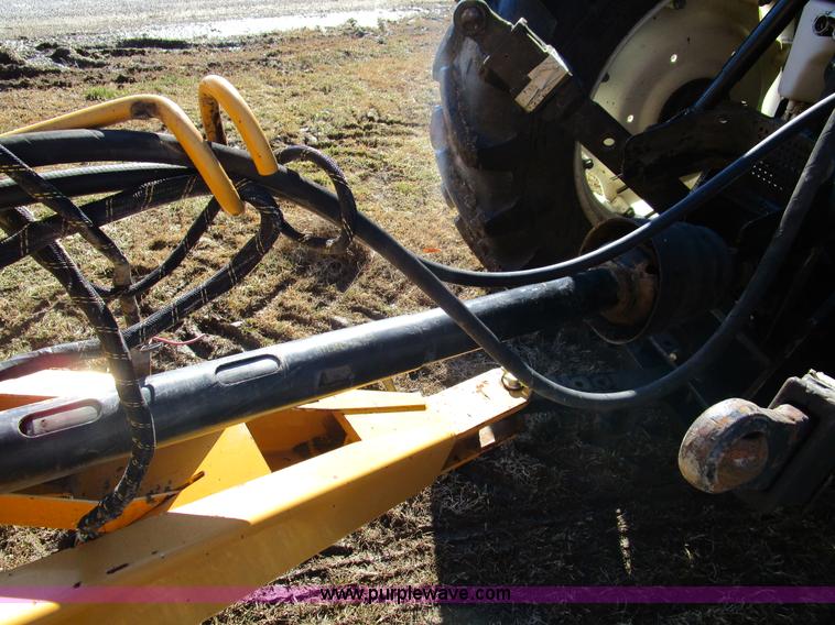 image for item D2309 1996 Vermeer 604L round baler