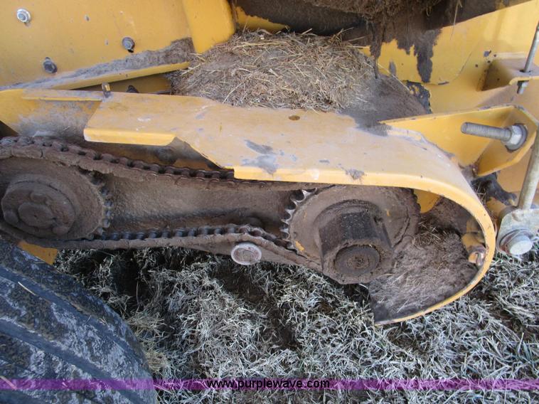 image for item D2309 1996 Vermeer 604L round baler