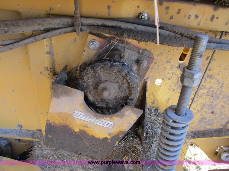 image for item D2309 1996 Vermeer 604L round baler