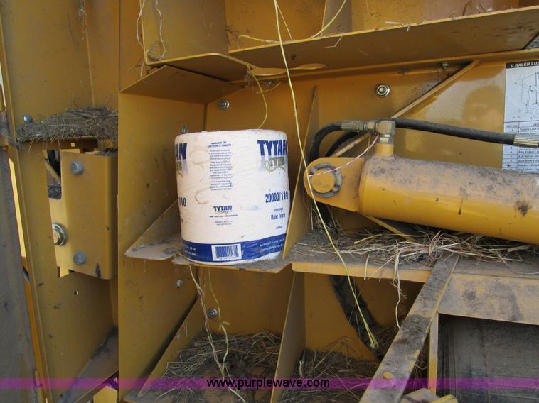 image for item D2309 1996 Vermeer 604L round baler