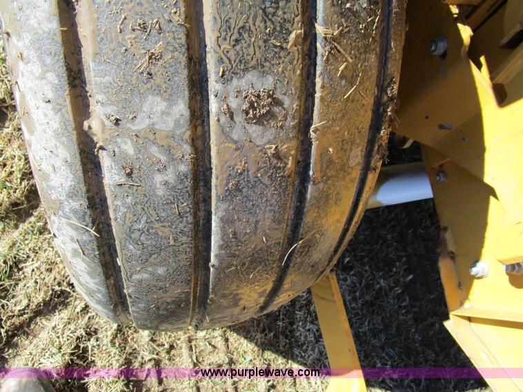 image for item D2309 1996 Vermeer 604L round baler