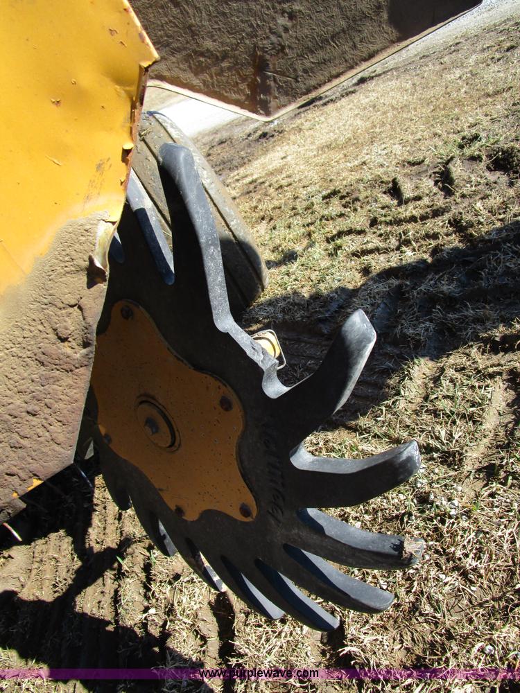 image for item D2309 1996 Vermeer 604L round baler