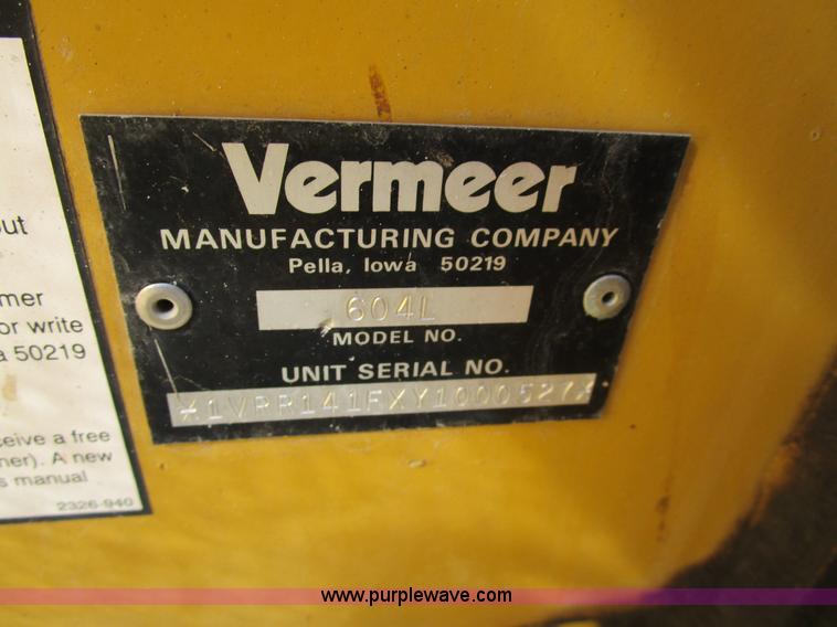 image for item D2309 1996 Vermeer 604L round baler