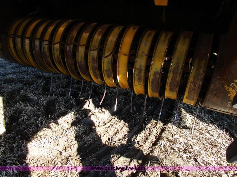 image for item D2309 1996 Vermeer 604L round baler