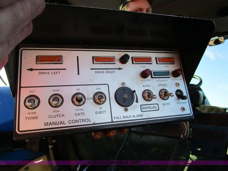 image for item D2310 1995 Case IH 8460 round baler