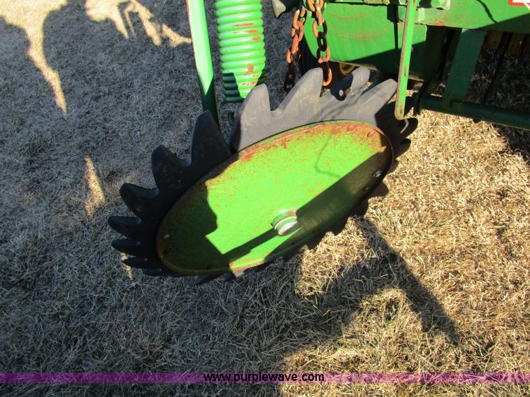 image for item D2311 1995 John Deere 535 round baler