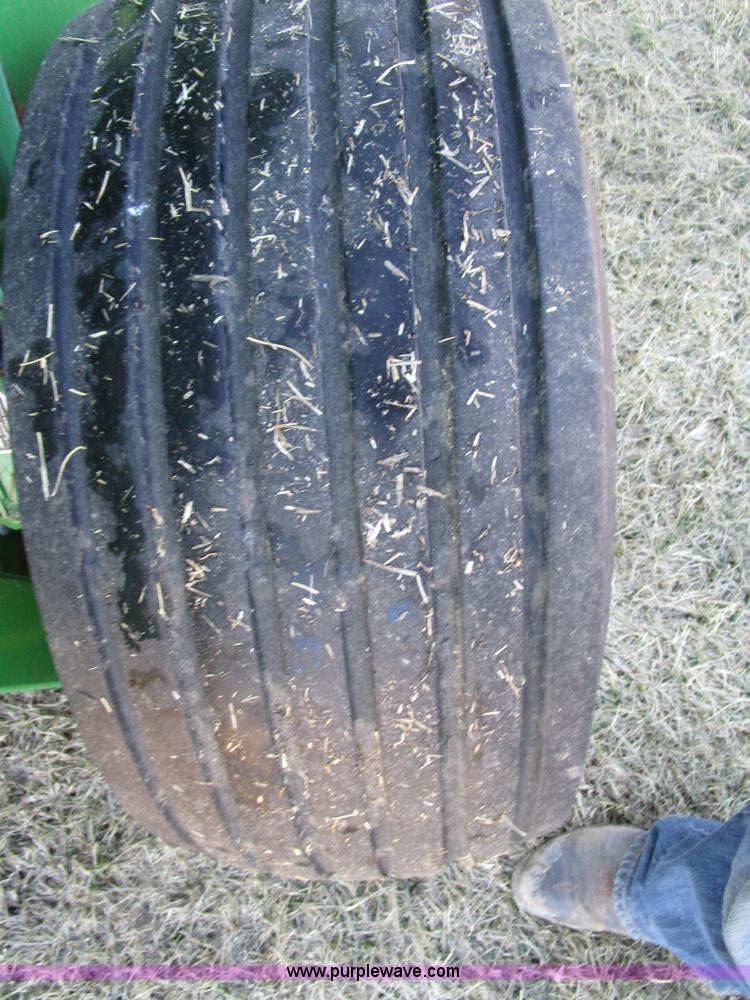 image for item D2311 1995 John Deere 535 round baler