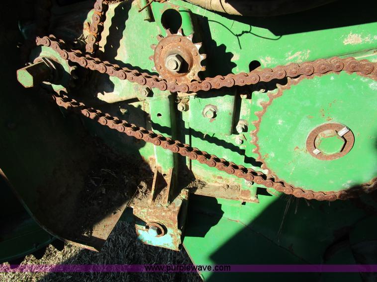 image for item D2311 1995 John Deere 535 round baler