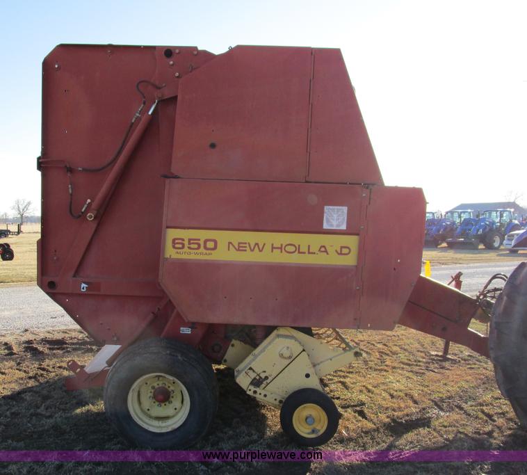 image for item D2312 1991 New Holland 650 round baler