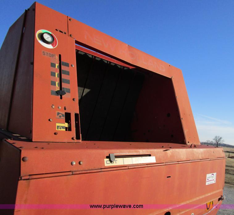 image for item D2312 1991 New Holland 650 round baler