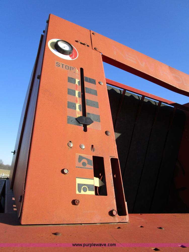 image for item D2312 1991 New Holland 650 round baler