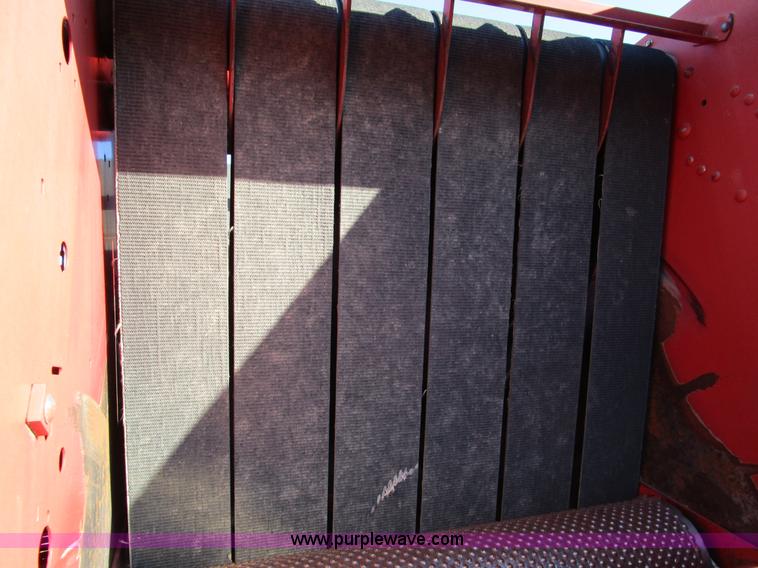 image for item D2312 1991 New Holland 650 round baler