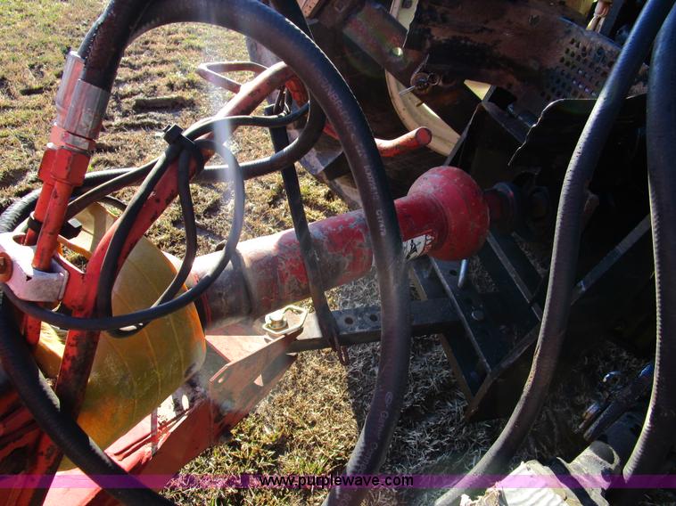 image for item D2312 1991 New Holland 650 round baler