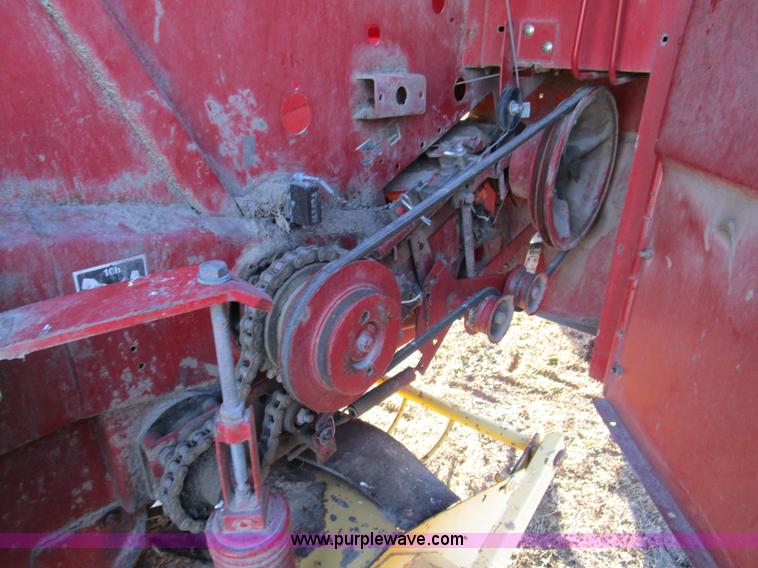 image for item D2312 1991 New Holland 650 round baler
