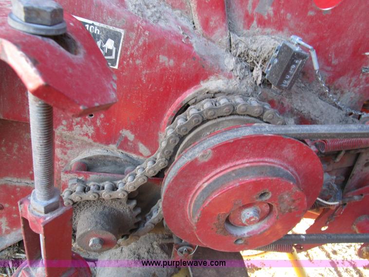 image for item D2312 1991 New Holland 650 round baler