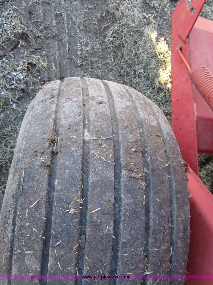 image for item D2312 1991 New Holland 650 round baler