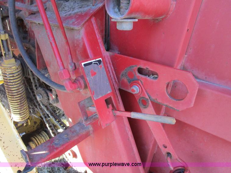image for item D2312 1991 New Holland 650 round baler