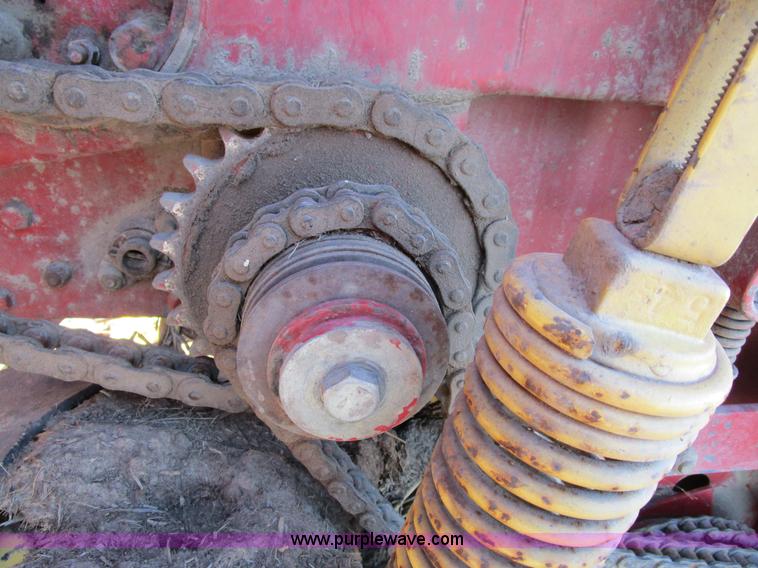 image for item D2312 1991 New Holland 650 round baler