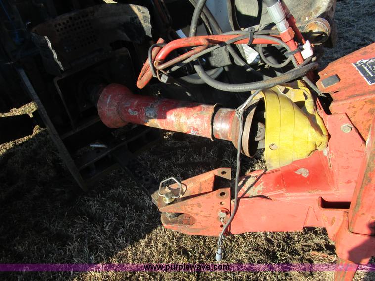 image for item D2312 1991 New Holland 650 round baler