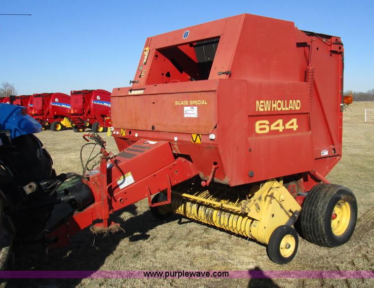 image for item D2313 1997 New Holland 644 round baler