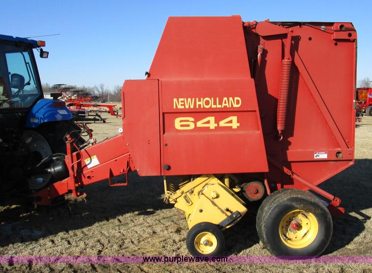 image for item D2313 1997 New Holland 644 round baler