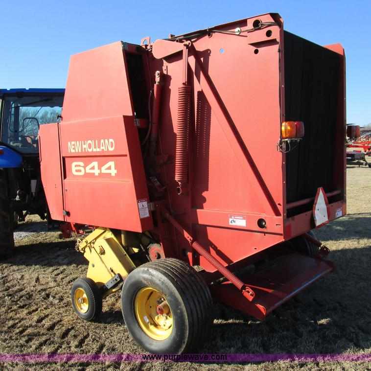 image for item D2313 1997 New Holland 644 round baler