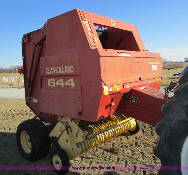 image for item D2313 1997 New Holland 644 round baler