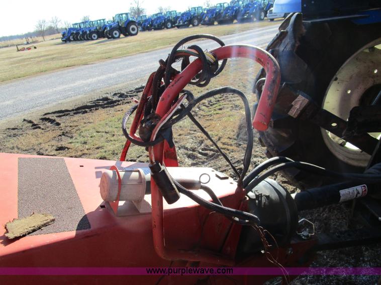 image for item D2313 1997 New Holland 644 round baler