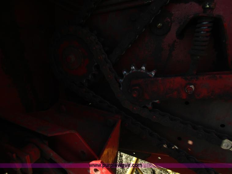 image for item D2313 1997 New Holland 644 round baler