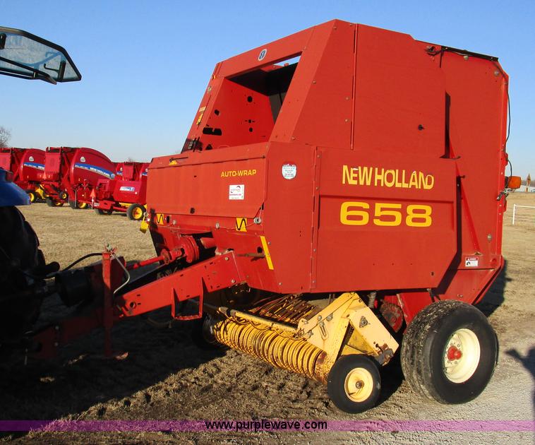 image for item D2314 2002 New Holland 658 round baler