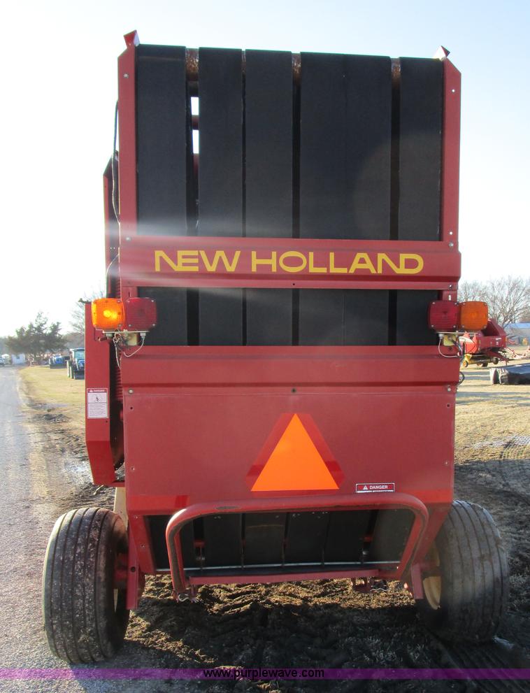 image for item D2314 2002 New Holland 658 round baler